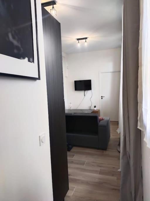 2 Piece Avec Terrasse Ensoleille Apartment Suresnes Exterior foto